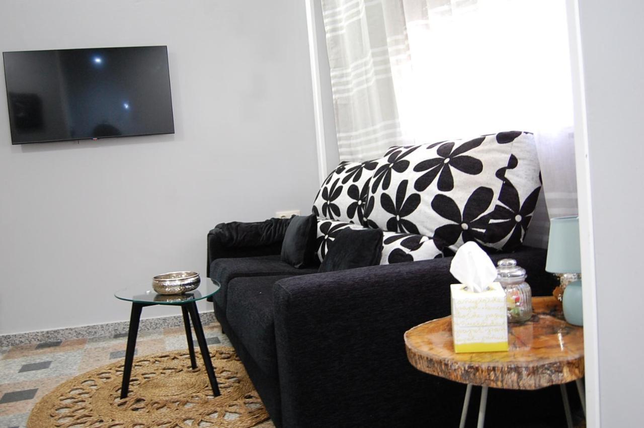 Jardines& Parking Apartment