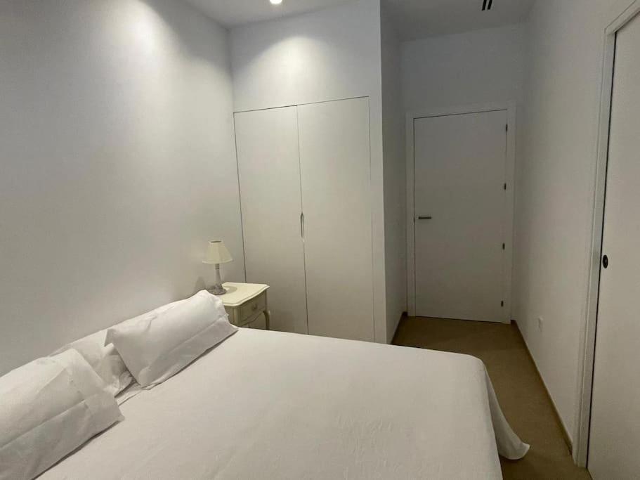 Con Jardin Y Piscina En Apartamento *