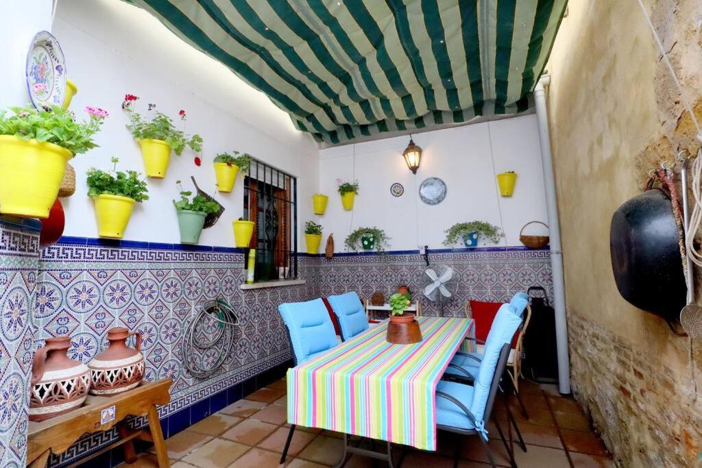 Casa De Patios Amurallados * Córdoba