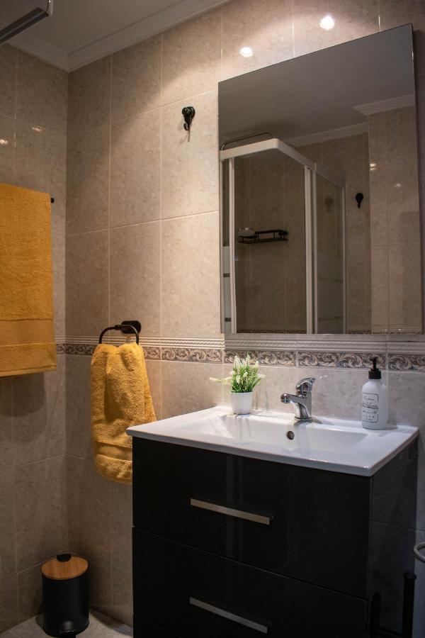Apartamento Entero, A Diez Minutos De La Juderia, Cochera Opcional *