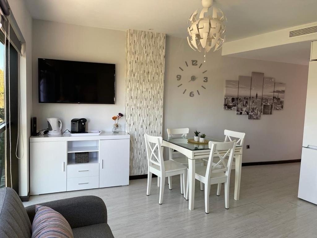 Tecnocordoba Ii Aparcamiento Privado Gratuito Y Piscina Apartamento