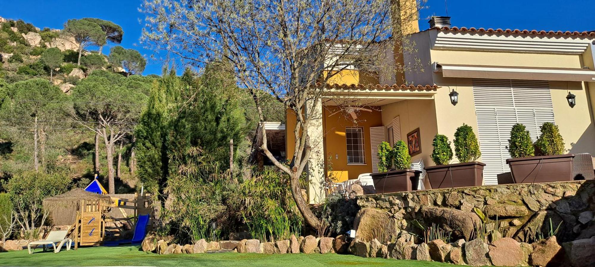 Casa Jardines Del