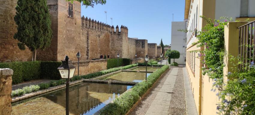 Patio De La Muralla