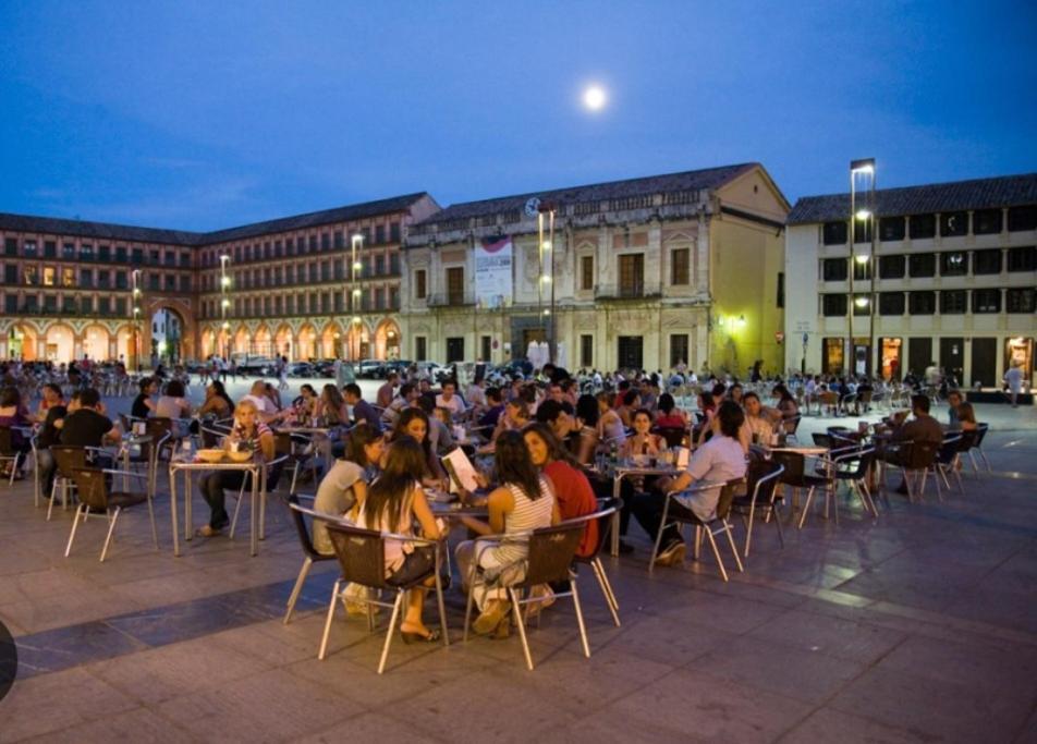 Plaza Mayor 2 *