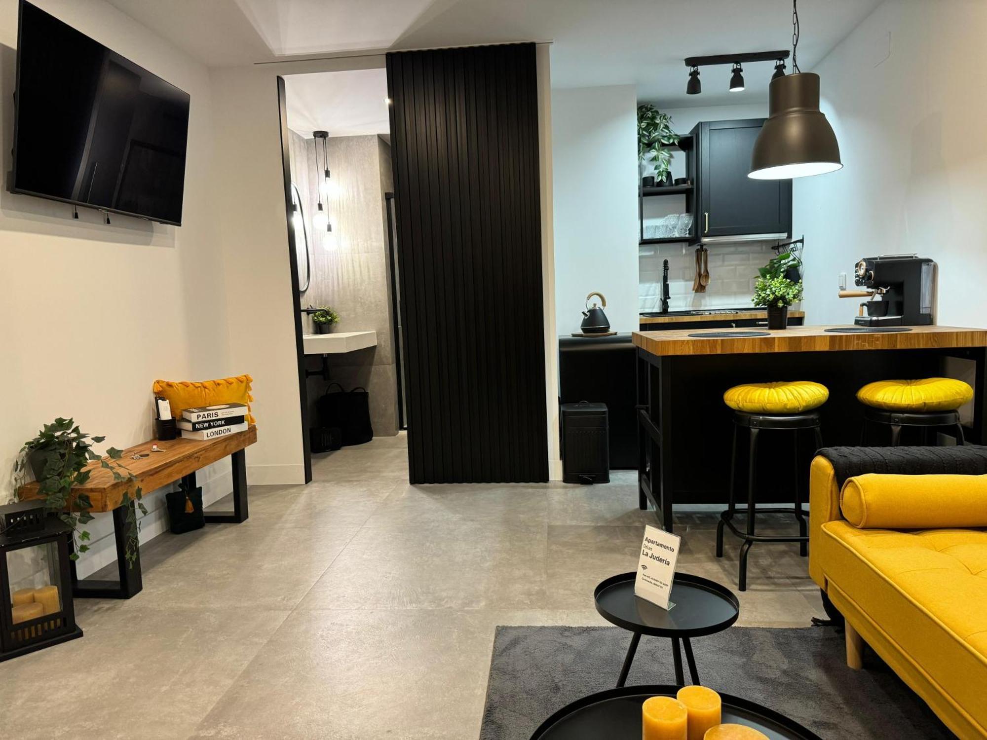 Deluxe Lajuderia Con Parking Gratis Apartamento *