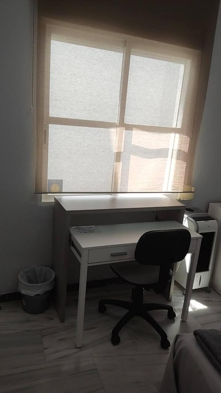 Doble Con Bano Privado En Casa Clara * Cordoba