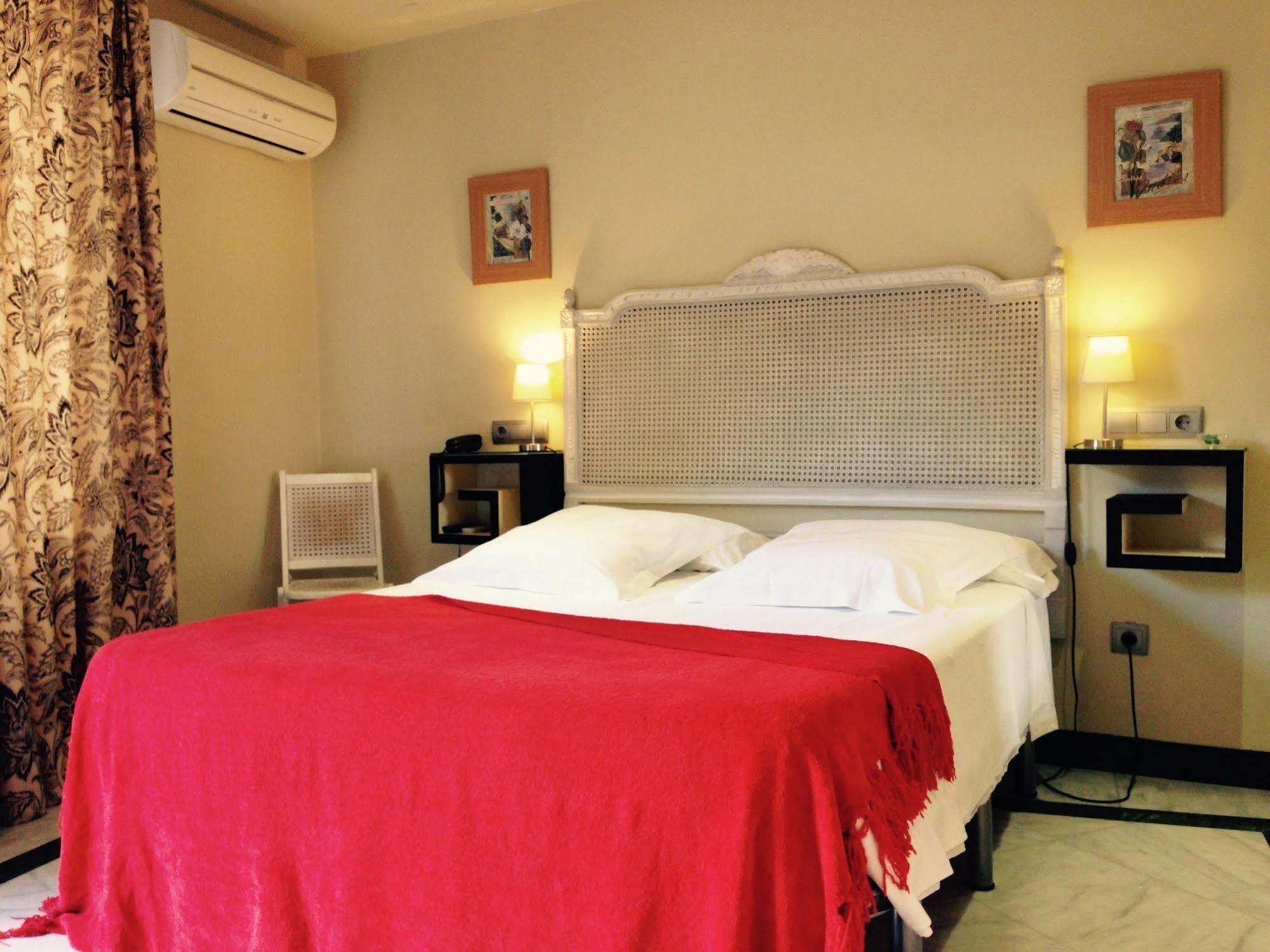 Hotel Conde De Cárdenas 2*