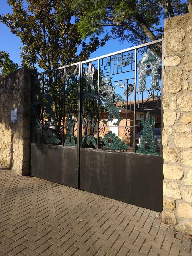 Fantástico Chalet Con Piscina En Avenida Del Brillante *