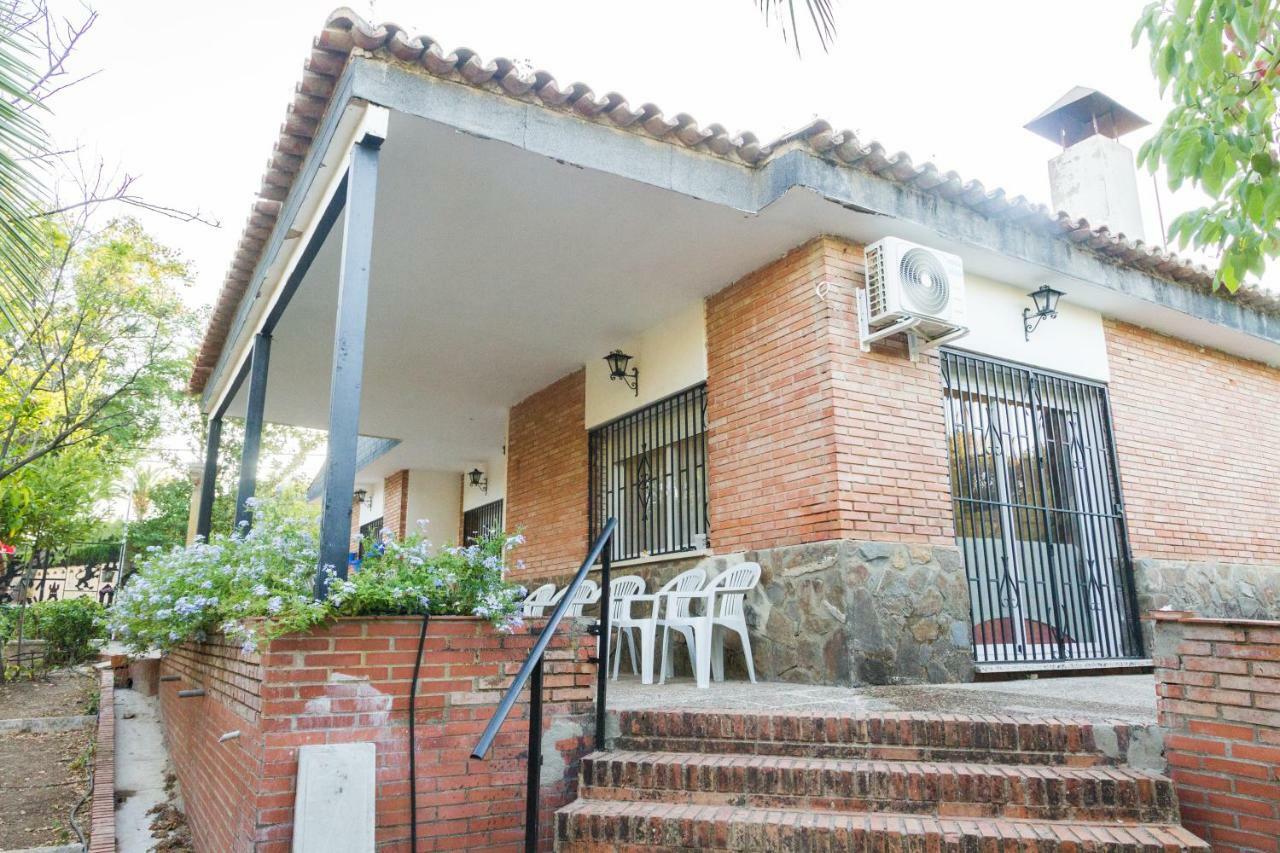 Сasa de vacaciones Fantástico Chalet Con Piscina En Avenida Del Brillante