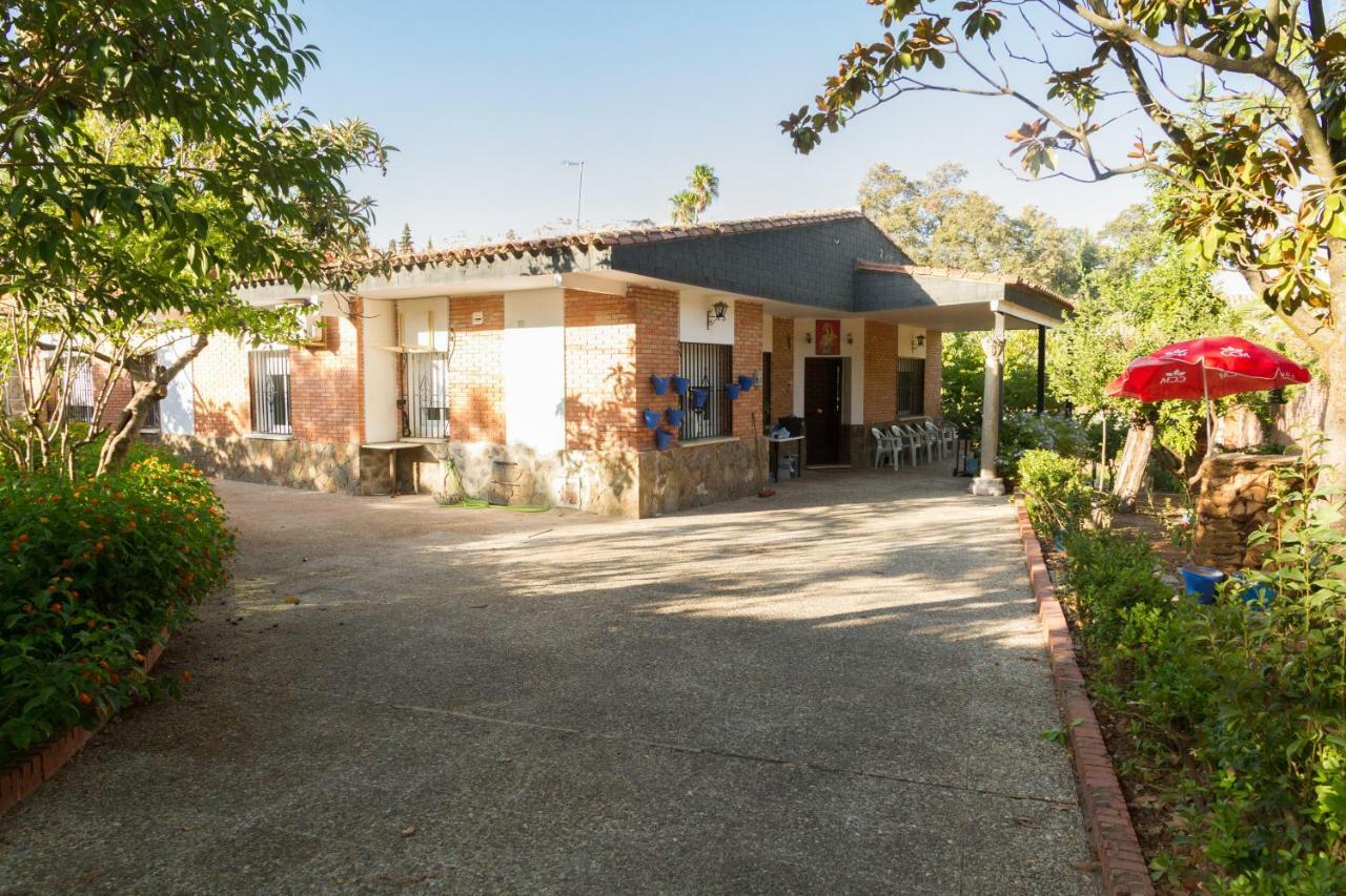 Сasa de vacaciones Fantástico Chalet Con Piscina En Avenida Del Brillante