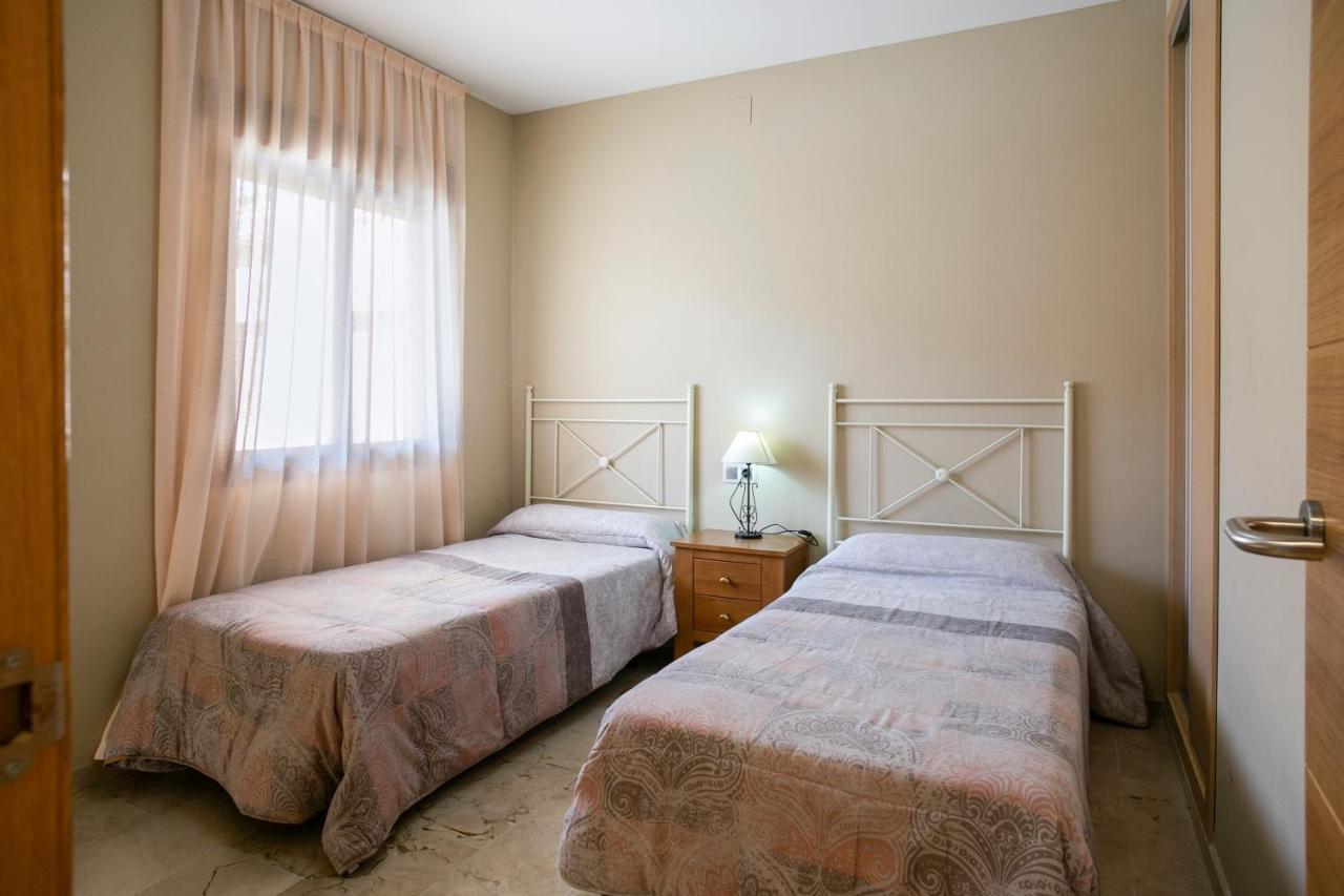 Turisticos La Castilleja Apartment