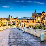 *New* Cerca de la Mezquita