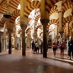 *New* Cerca de la Mezquita