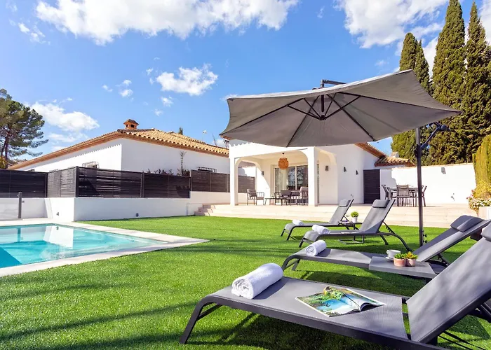 Genteel Home Villa El Brillante