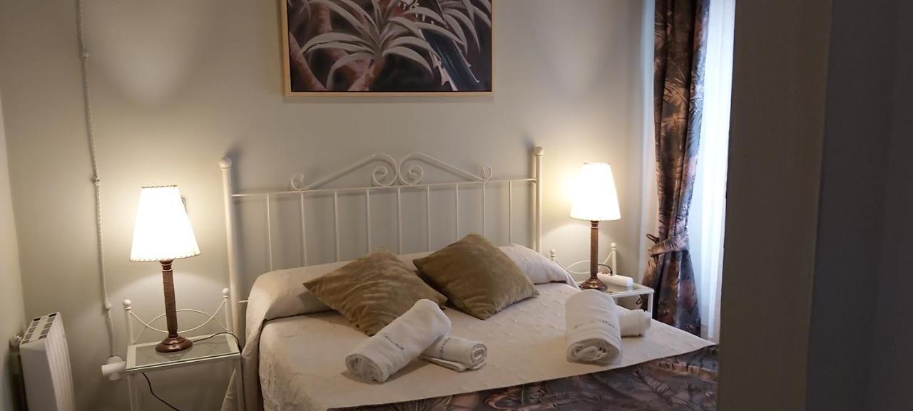 A 20 Metros De La Mezquita Catedral ,apartamentos Turistico Cespedes 5 Córdoba