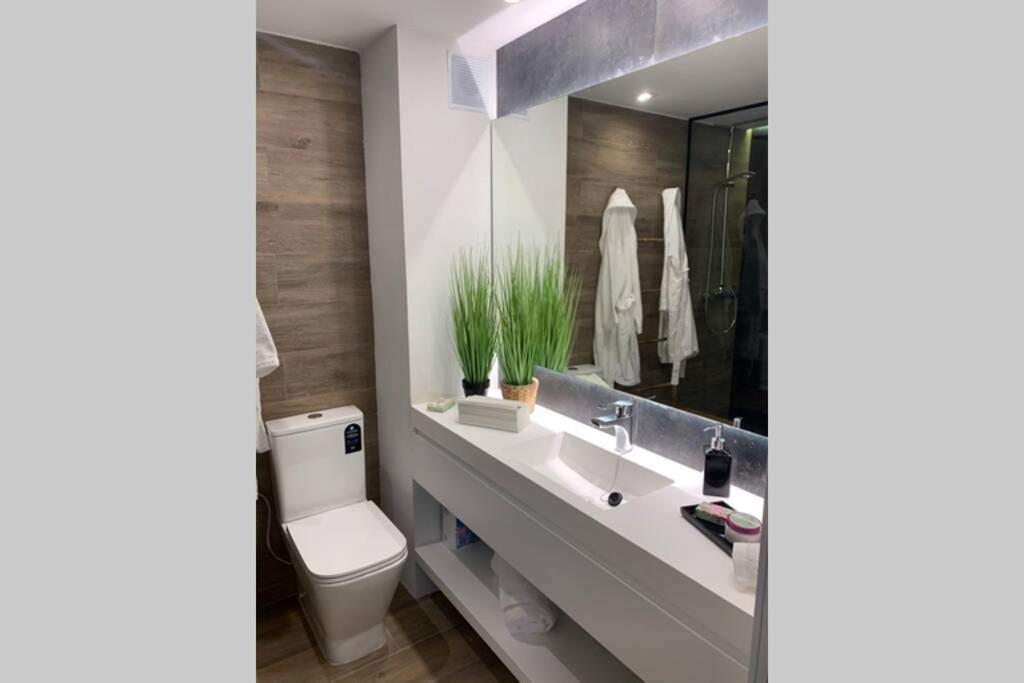 Apartamento A Estrenar A Un Minuto Del Alcázar *