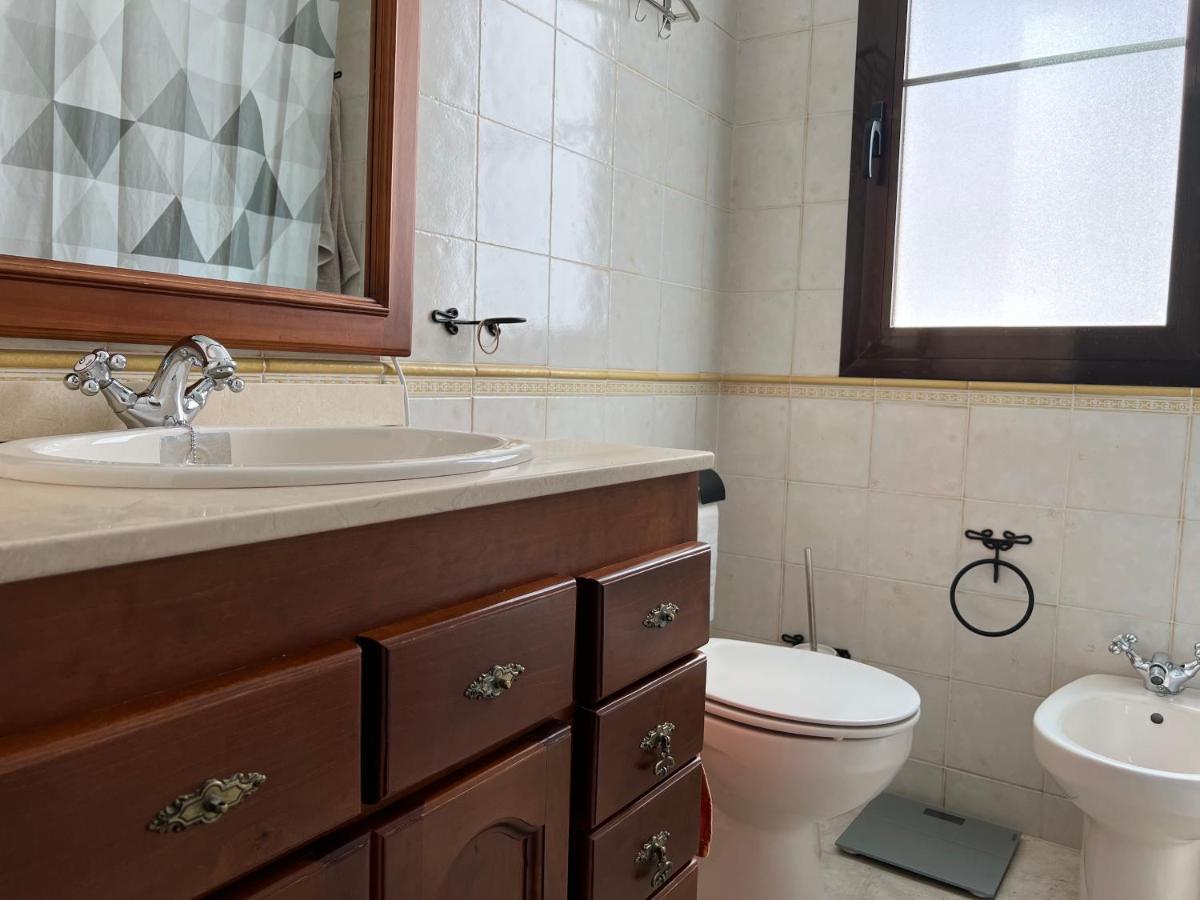 Apartamento La Calahorra Con Parking Gratuito * Córdoba