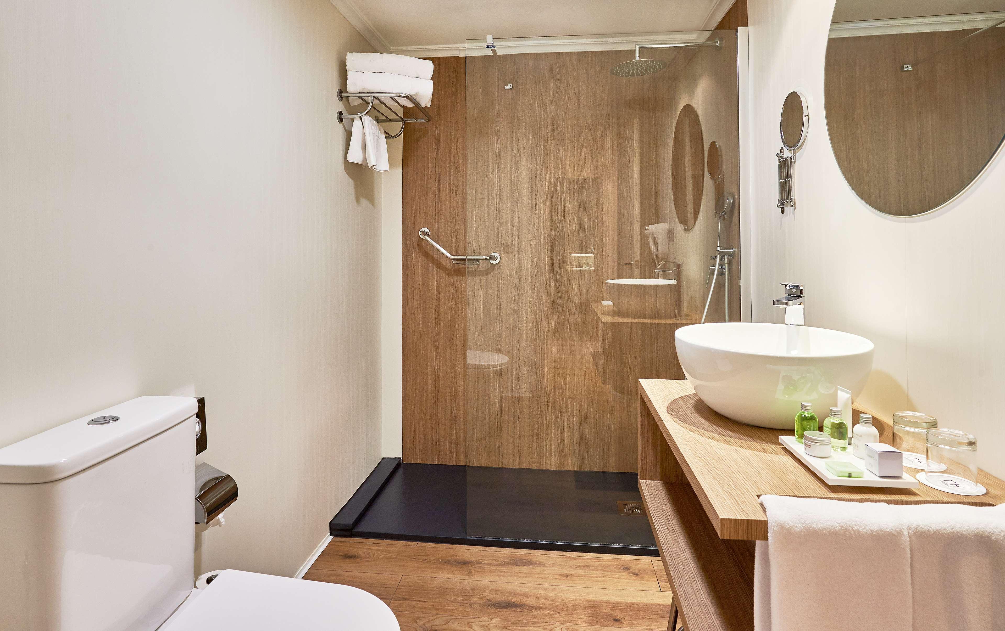 Nh Califa Hotel 4*