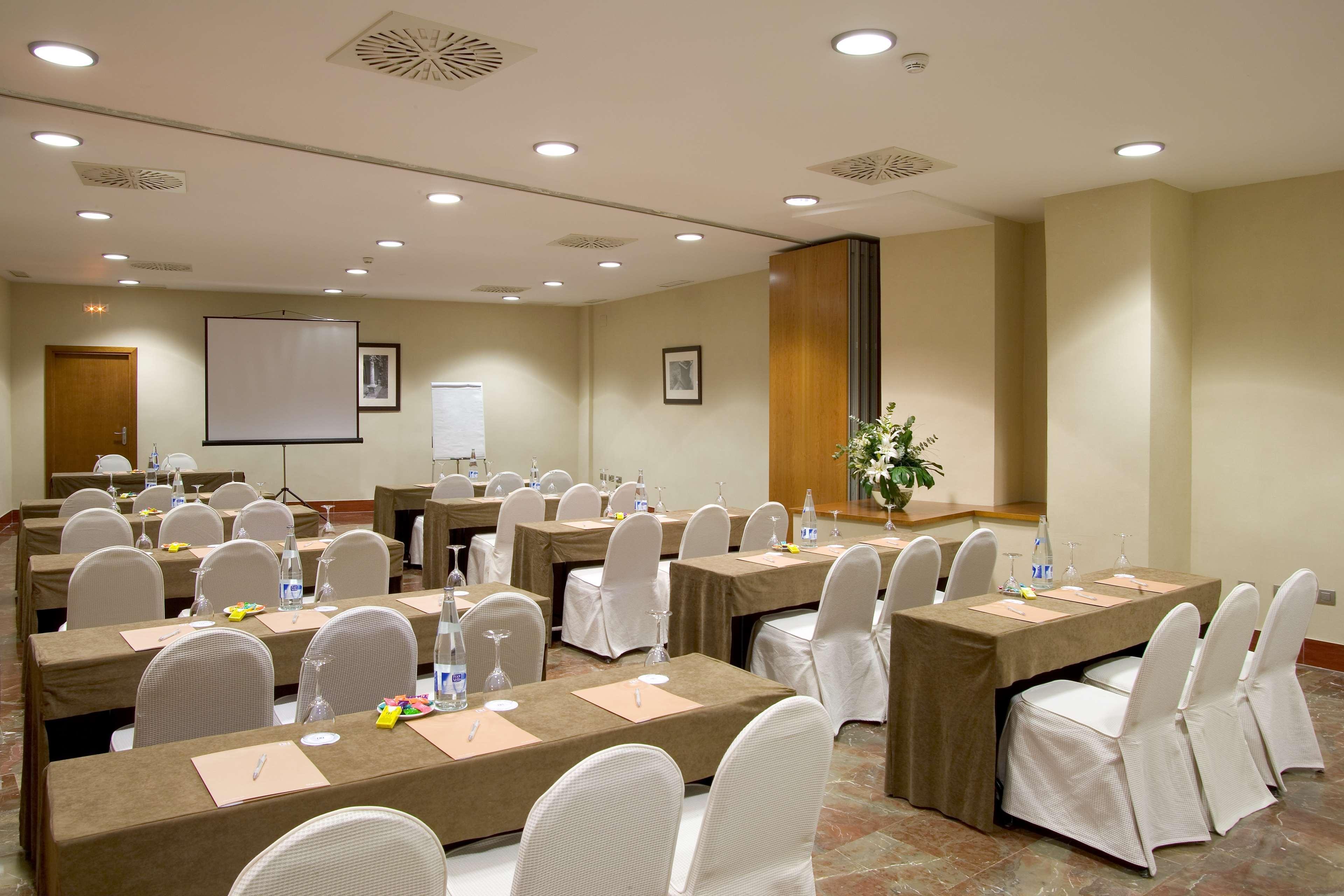 Nh Califa Hotel