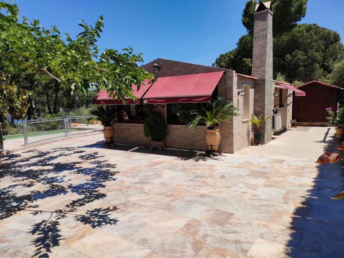 De Madera Junto Al Jaras Chalet