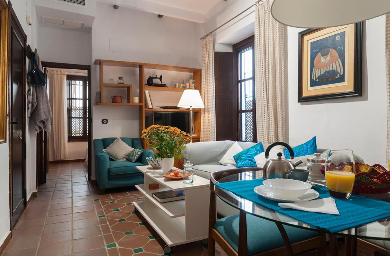 Horno24, Con Patio Andaluz, Tipico De Apartamento *