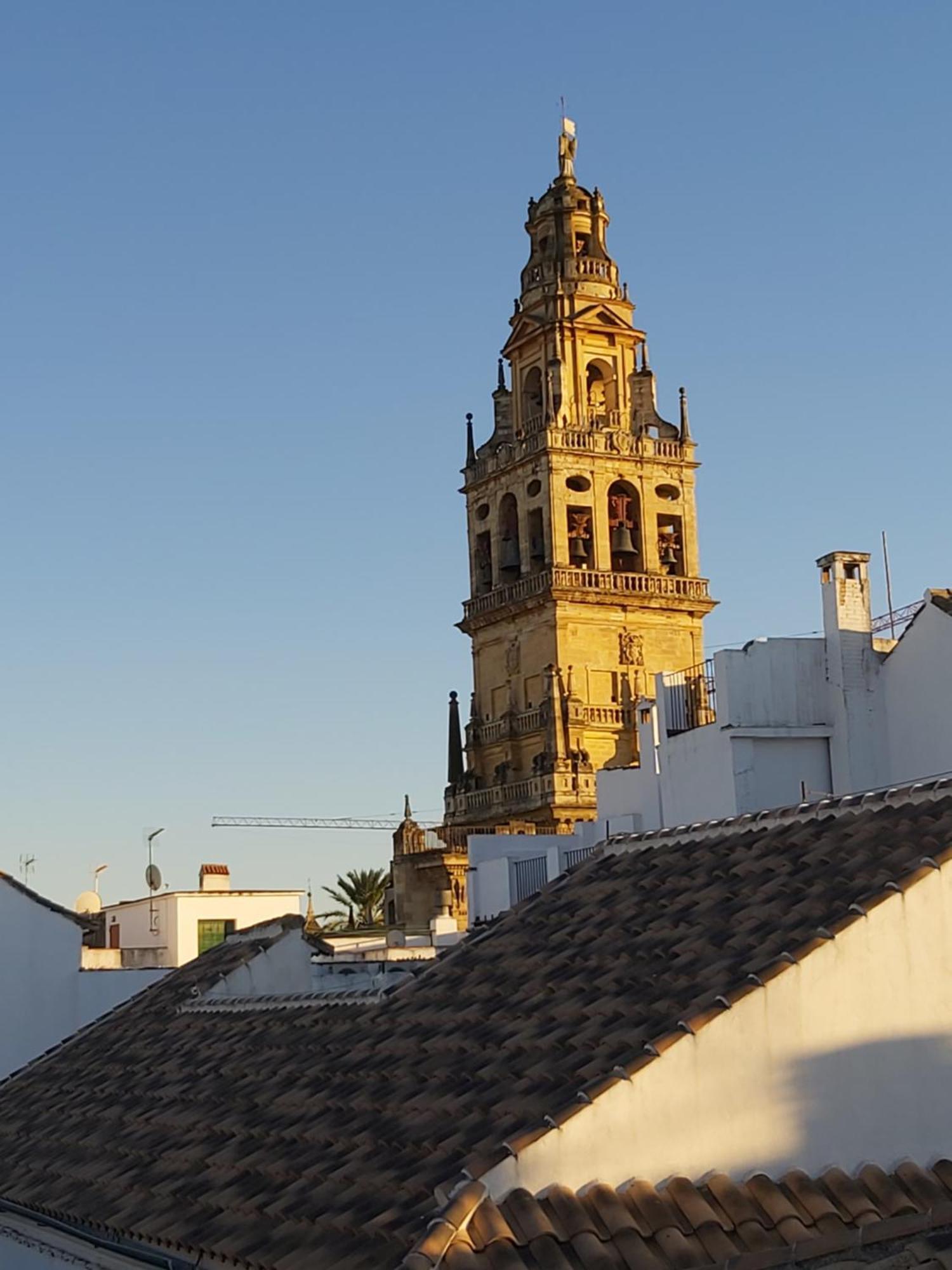 A 20 Metros De La Mezquita Catedral ,apartamentos Turistico Cespedes 5 *