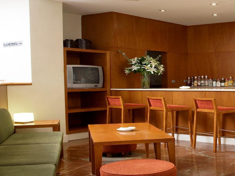 Hotel Nh Califa