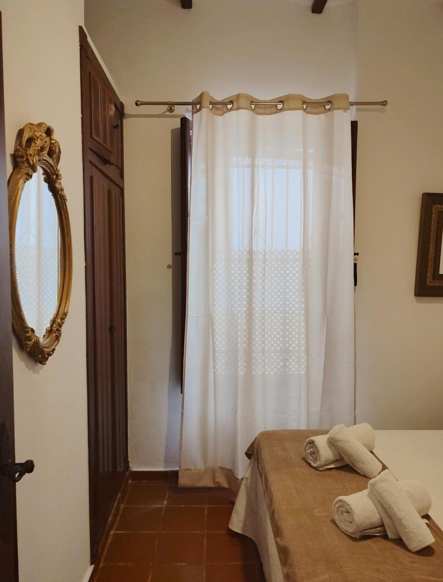 Horno24, Con Patio Andaluz, Tipico De Apartamento Córdoba