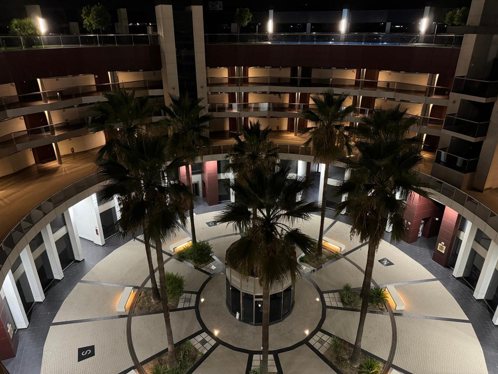 Cotur 327 Parking Gratuito