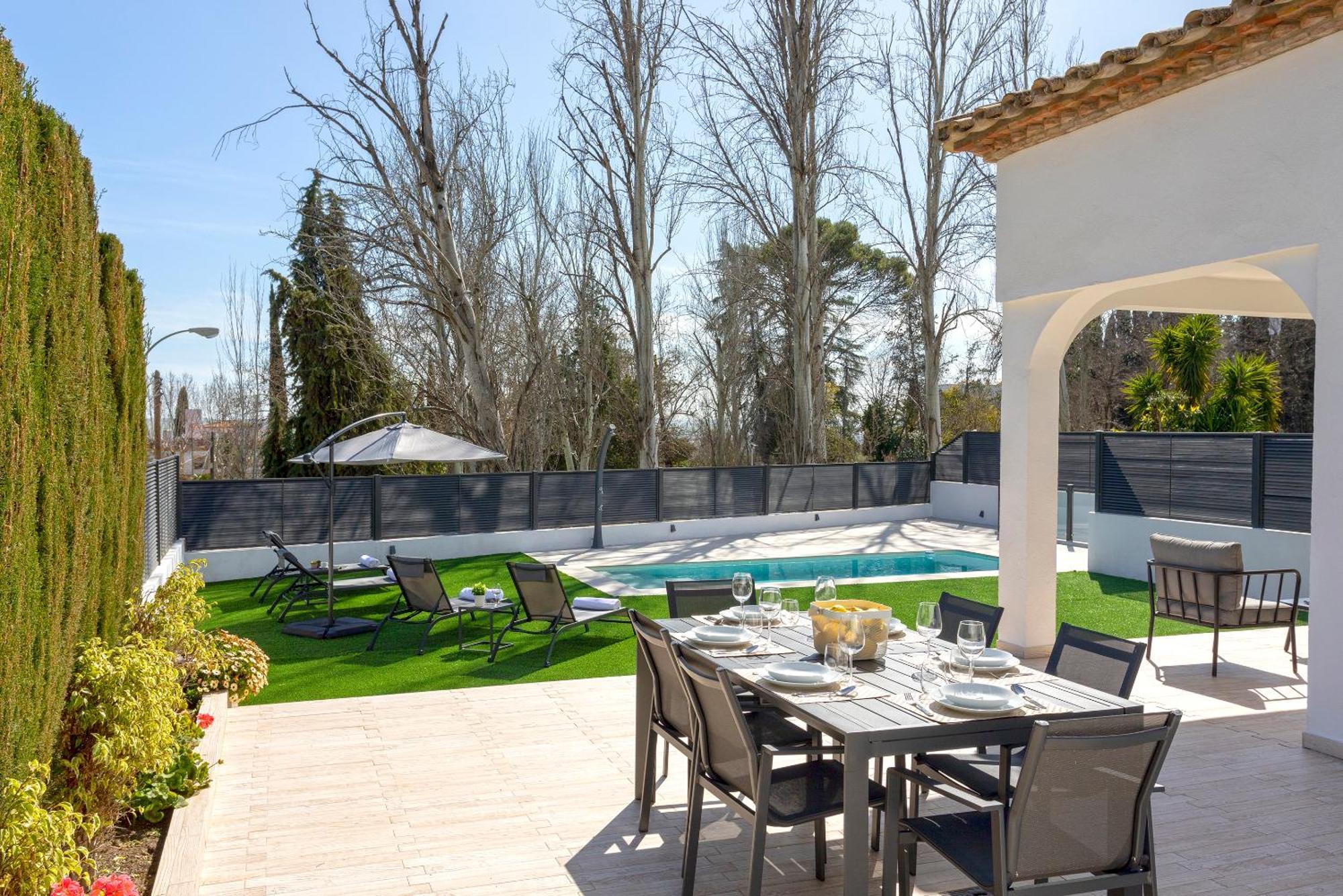 Genteel El Brillante Villa