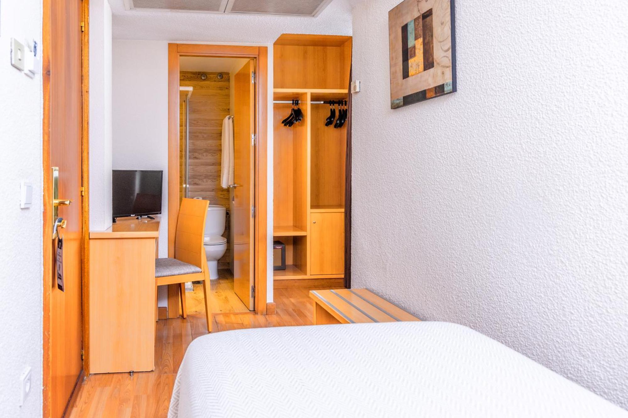 Serrano Hotel 2*