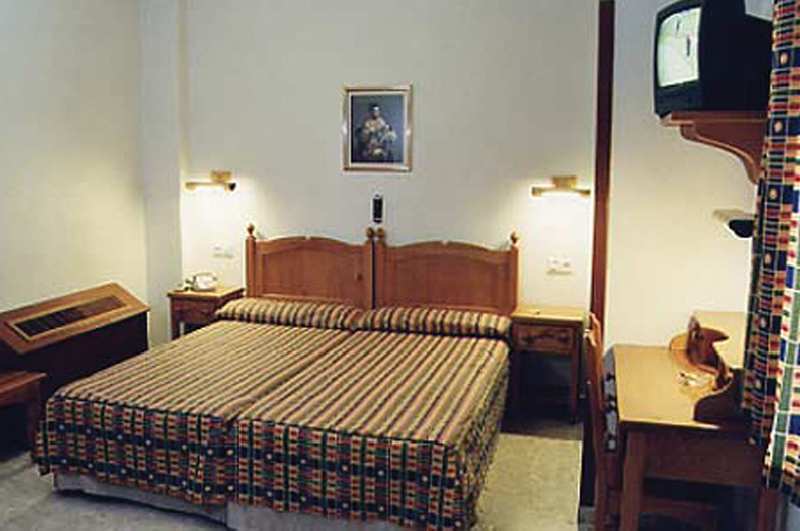 Serrano Hotel 2*