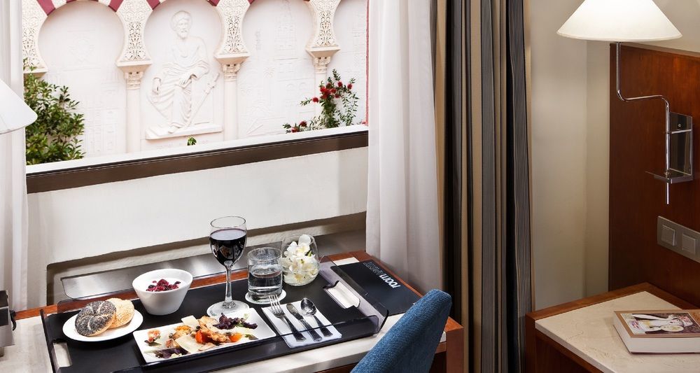 Hotel Nh Califa 4*