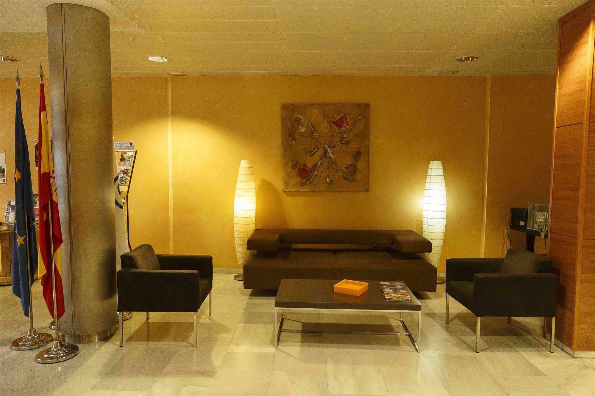 Hotel Serrano 2*