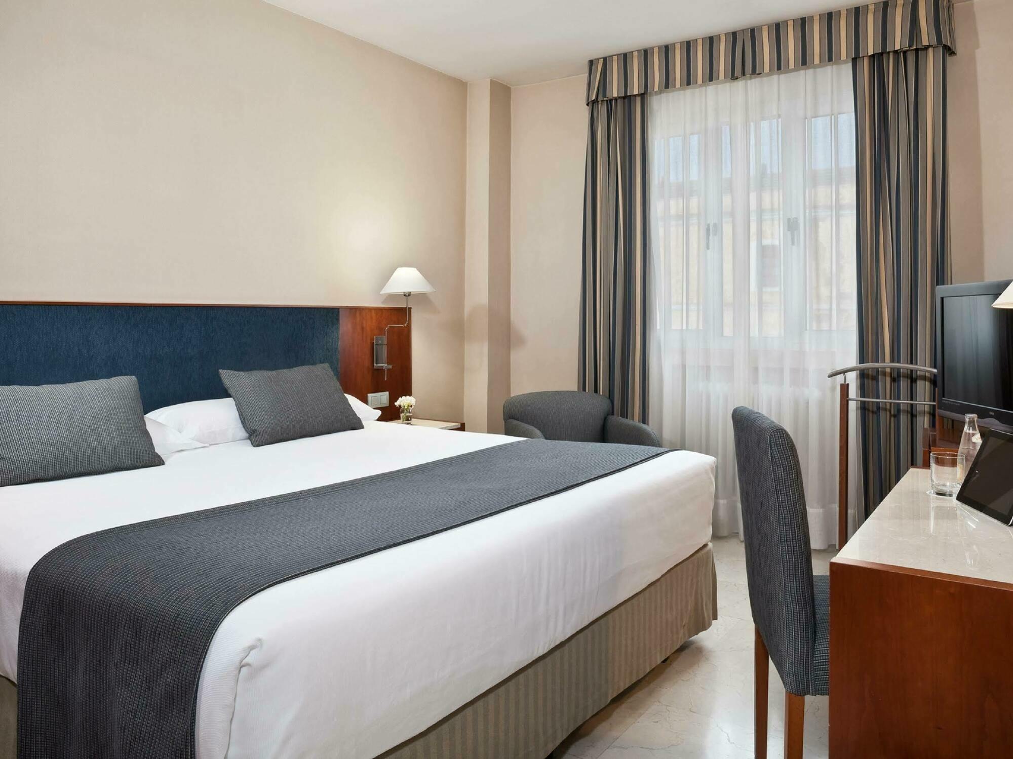 Nh Califa Hotel 4*
