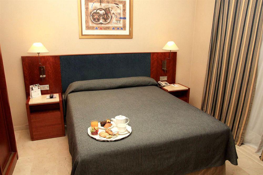 Nh Califa Hotel 4*